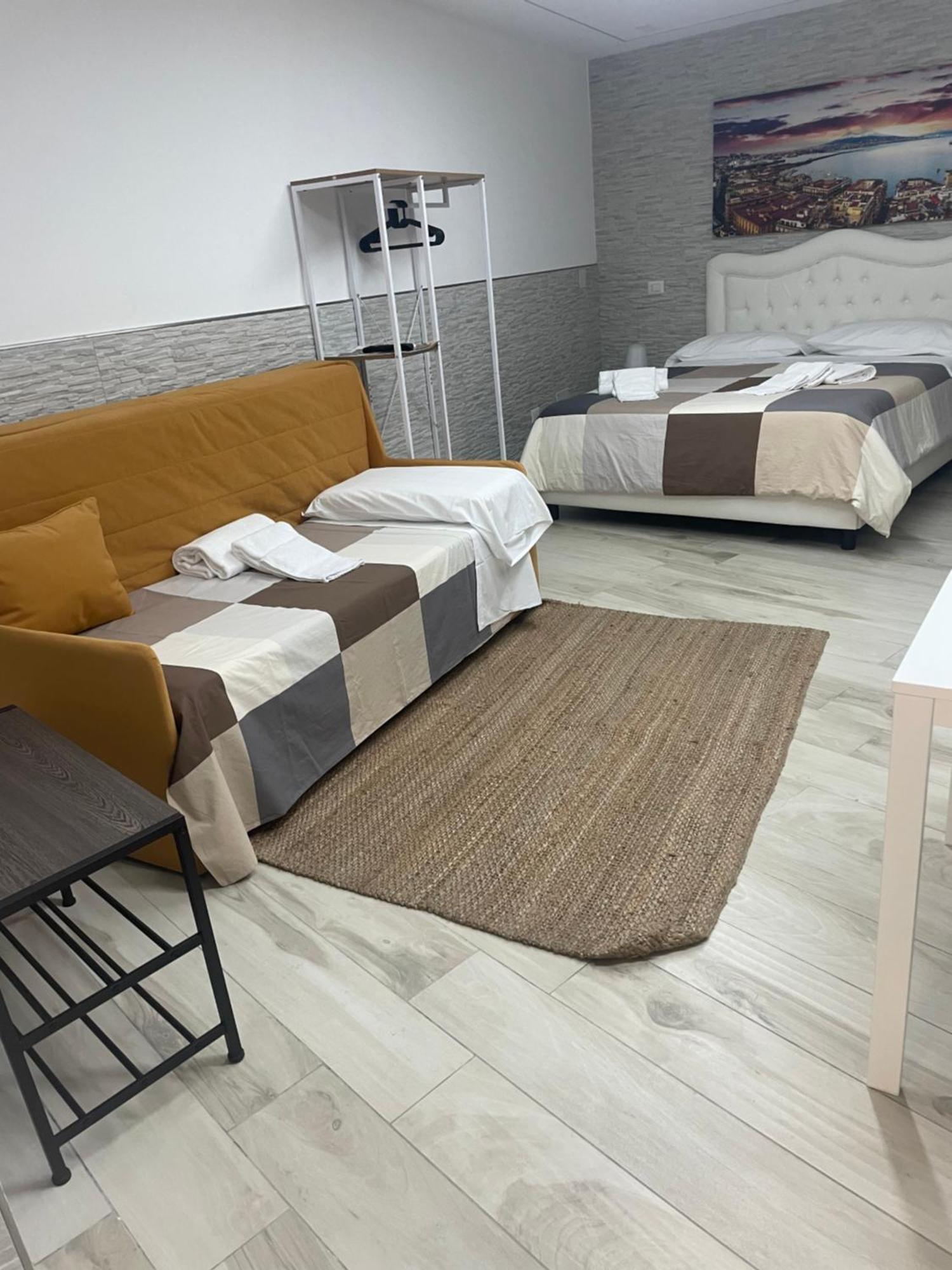 Metro Stazione-museo 500 M-appartamento Ed Elegante Dimora De Curtis * Neapel
