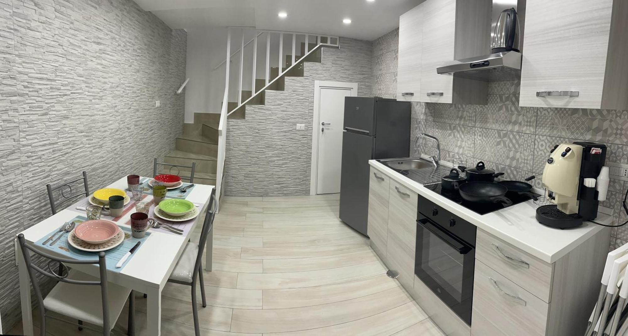 Metro Stazione-museo 500 M-appartamento Ed Elegante Dimora De Curtis Apartment